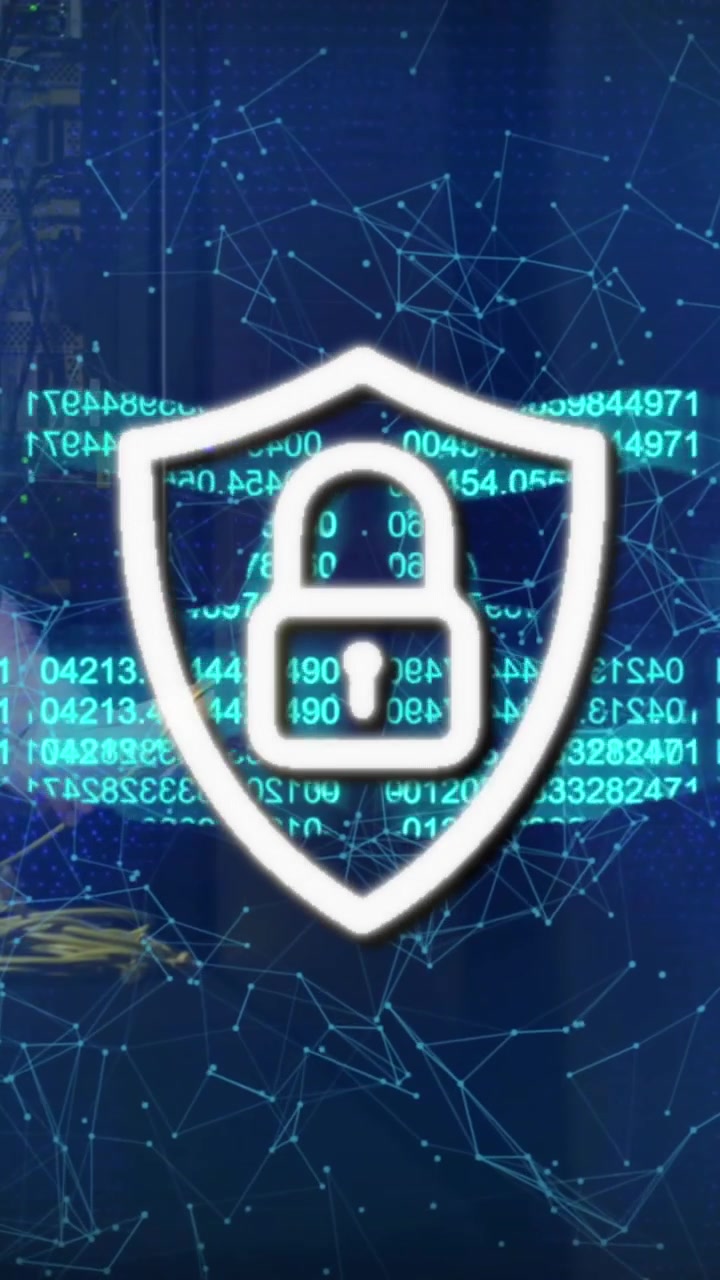 Animazione dell'elaborazione dati su una dipendente caucasica in una sala server