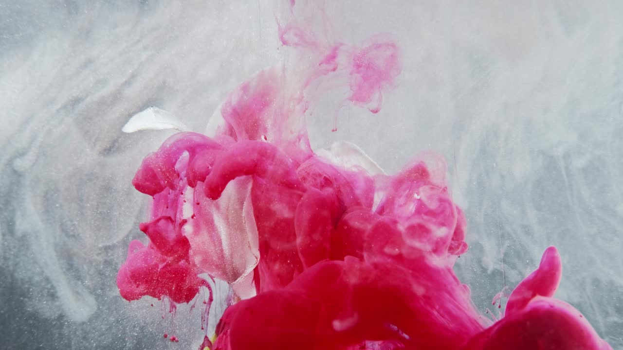 tinta de flor disparada pimienta de chile roja pintura flujo pétalos