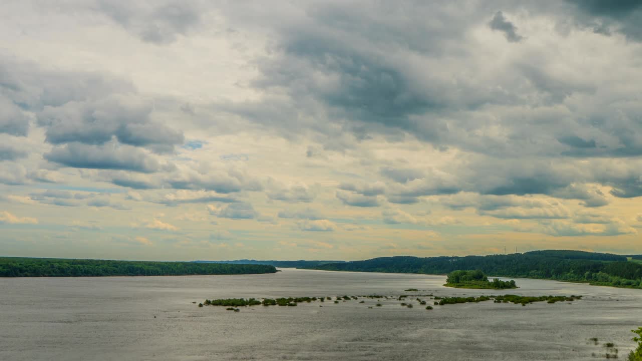 nubes de cúmulo volador, nubes hermosas lapso de tiempo, bucle de video, 4k
