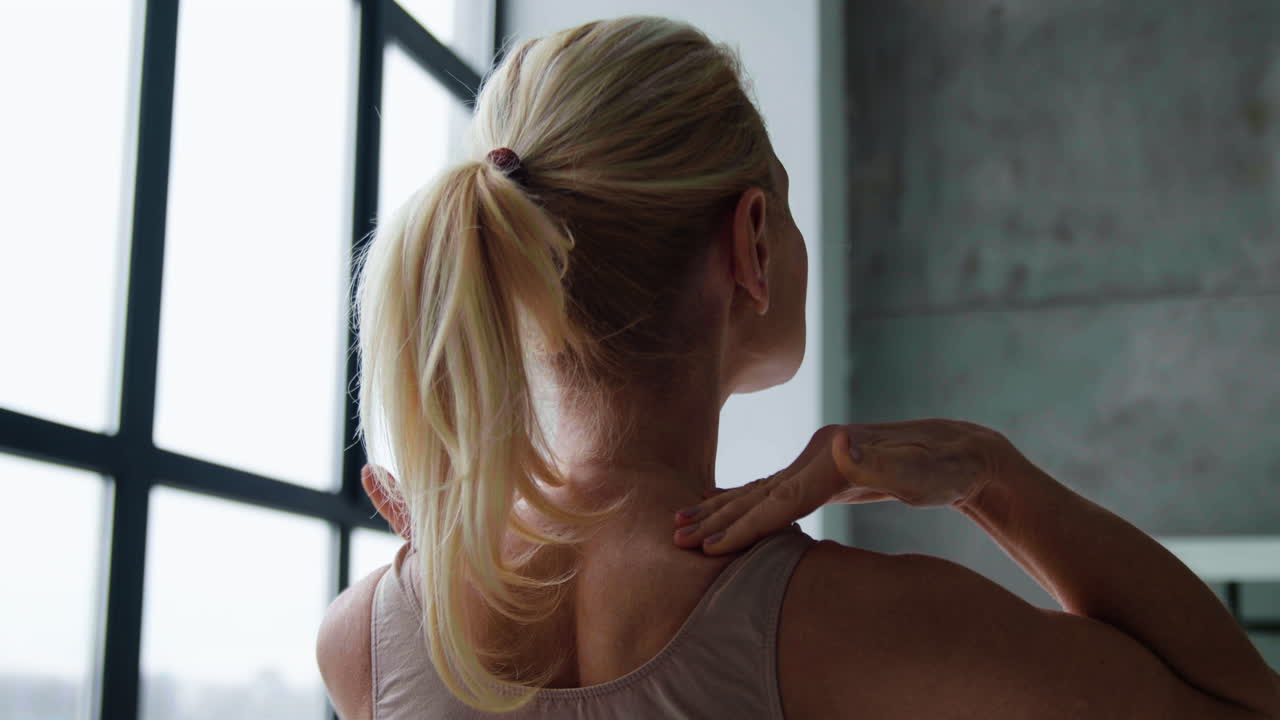 자기 돌보기 일정을 하는 여자