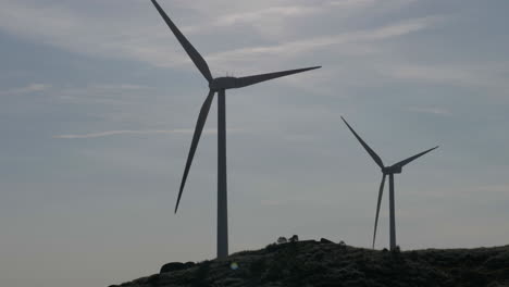 Wind-turbine-at-sunset