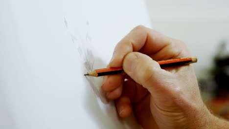 artesano dibujando un diseño de escultura 4k