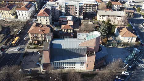 imágenes aéreas en una iglesia en 4k con drone