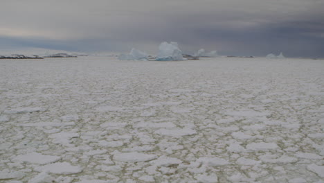 Iceberg-Y-Campo-De-Hielo