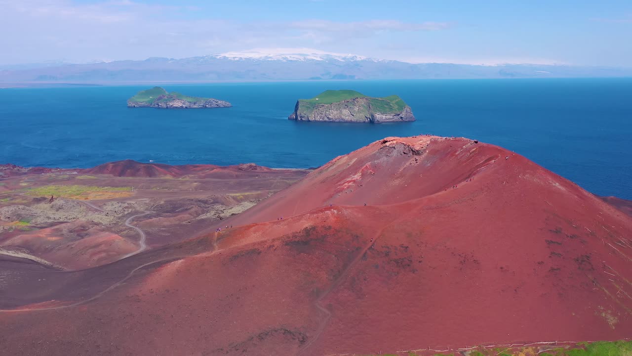 westman islands vestmannaeyjar iceland 2의 heimaey에 어렴풋이 보이는 eldfell 화산의 좋은 공중