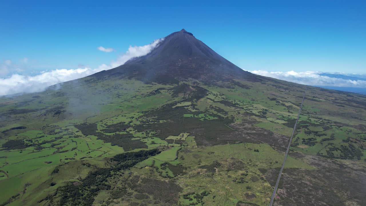 paisaje volcánico de la isla de pico en las azores