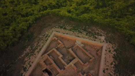 Ruinen-Einer-Archäologischen-Stätte-Im-Nahen-Osten,-Asien,-Maya-Zivilisation,-Itza-Tempel,-Die-Gundeshapur-Ruinen-Der-Historischen,-Traditionellen-Alten-Universitätsakademie-Des-Alten-Reiches-In-Dezful,-Iran,-Saudi-Arabien,-Tourismus