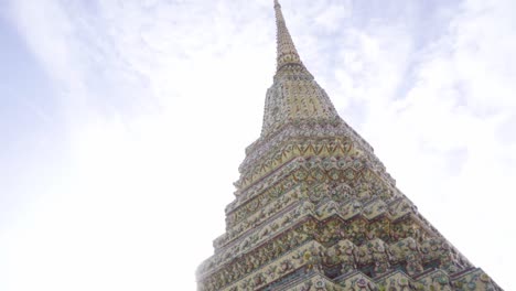 pagoda de la dinastía del rey rama en wat pho, bangkok, tailandia