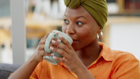 pausa para el café, relajarse y mujer negra en creativo