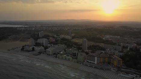 Puesta-De-Sol-En-La-Playa-Cerca-Del-Sitio-Del-Patrimonio-Mundial-De-Nesebar-En-Bulgaria