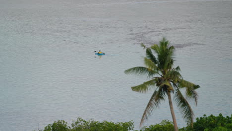 Man-Sailing-On-Kayak-At-Sunset-Time-In-Moso-Island,-Vanuatu