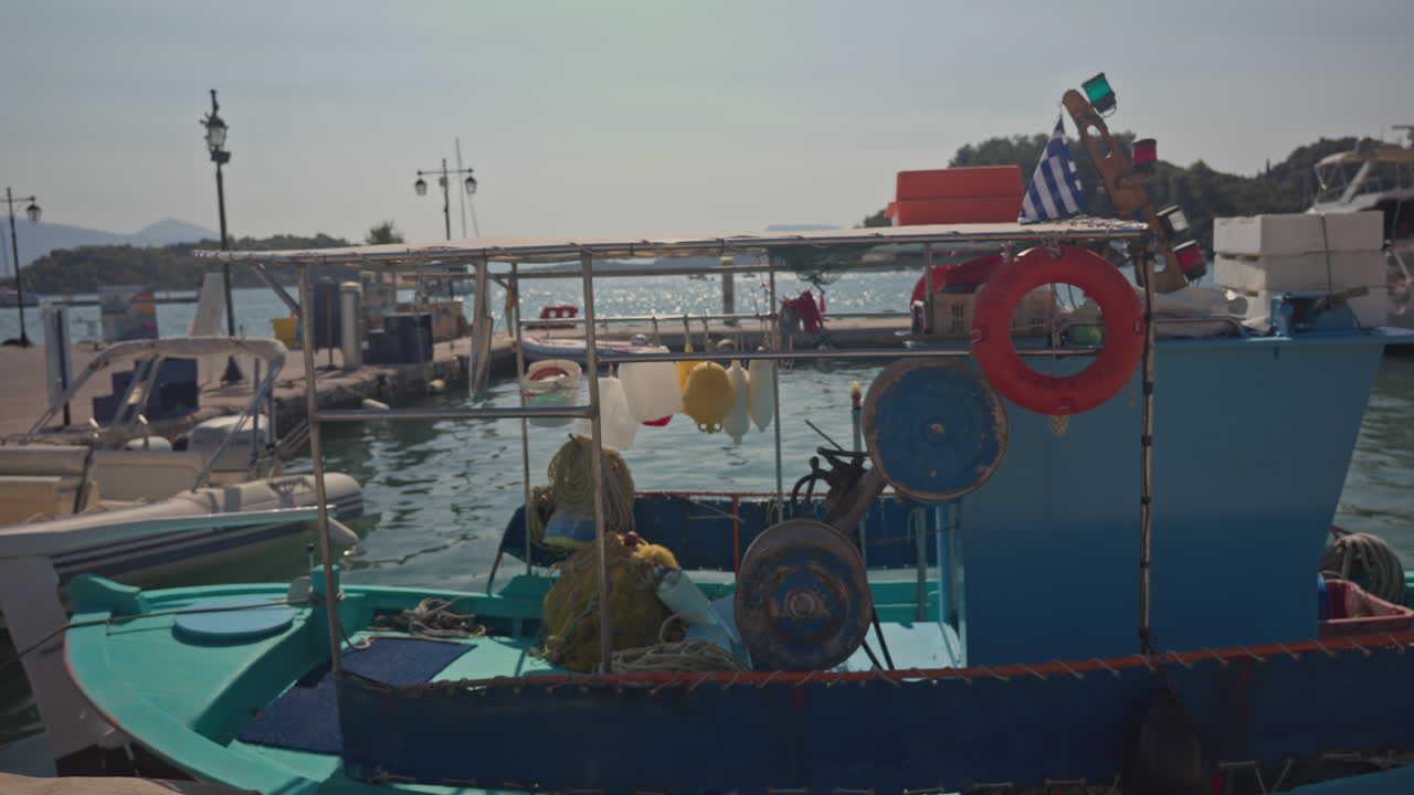 Barche da pesca nel porto di Nydri, Lefkada, Grecia