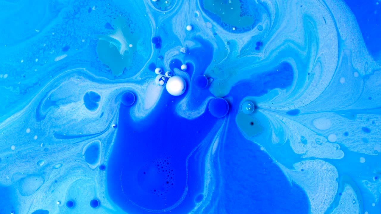 Colores en movimiento, efecto líquido, burbujas de jabón.