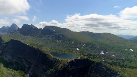 Luftaufnahme-Der-Majestätischen-Berge