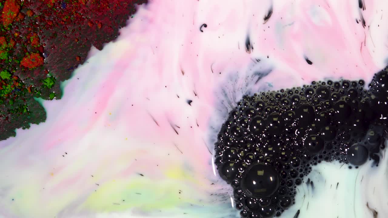 Arte Fluida Astratta con Bolle e Colori