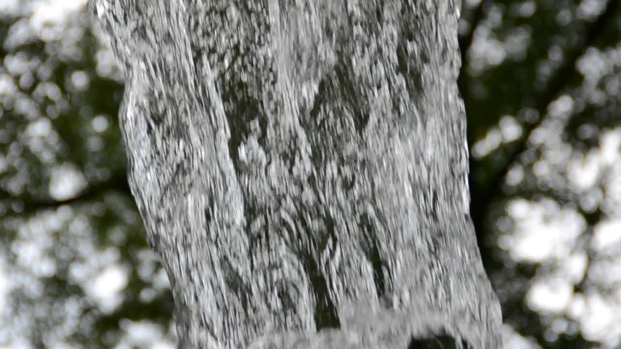 splash of blue water