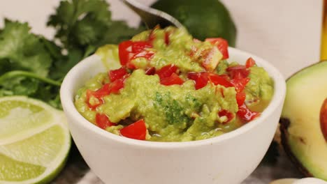 preparación de guacamole