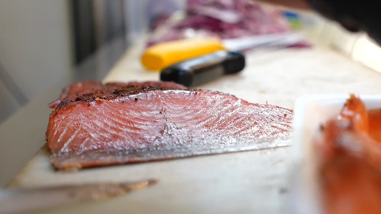 연어를 준비하는 것