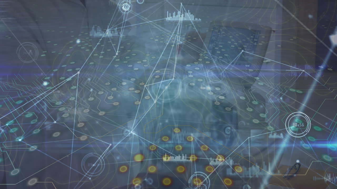 animação de rede de conexões e placa de circuito de computador sobre médico masculino caucasiano