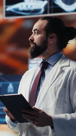 vertical video doctor uses digital tools and smart health systems to provide personalized care