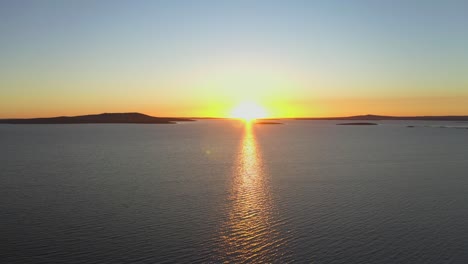 Aerial-drone-view-of-the-pristine-blue-waters-of-Coffin-Bay,-South-Australia