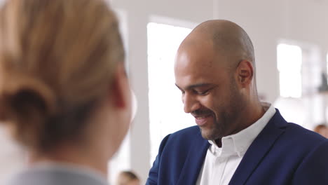 rostro corporativo, sonrisa de comunicación