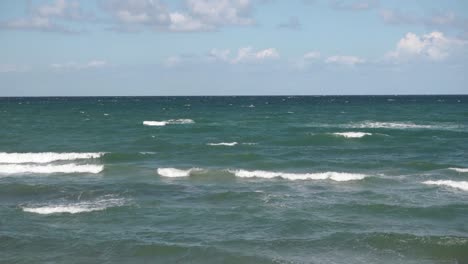 Sea-view-on-the-windy,-sunny-day