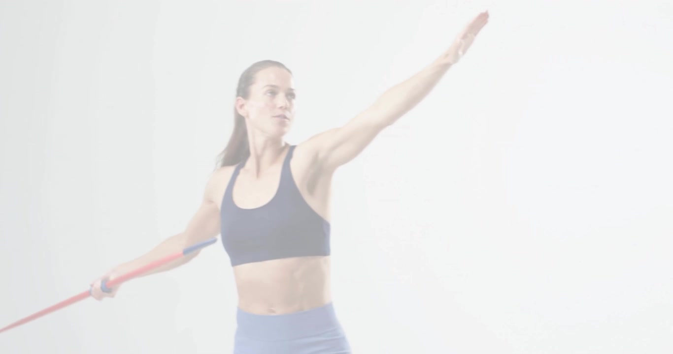 Listras deslizando para a direita revelando uma mulher girando o tronco e estendendo o braço com uma barra vermelha para fitness.