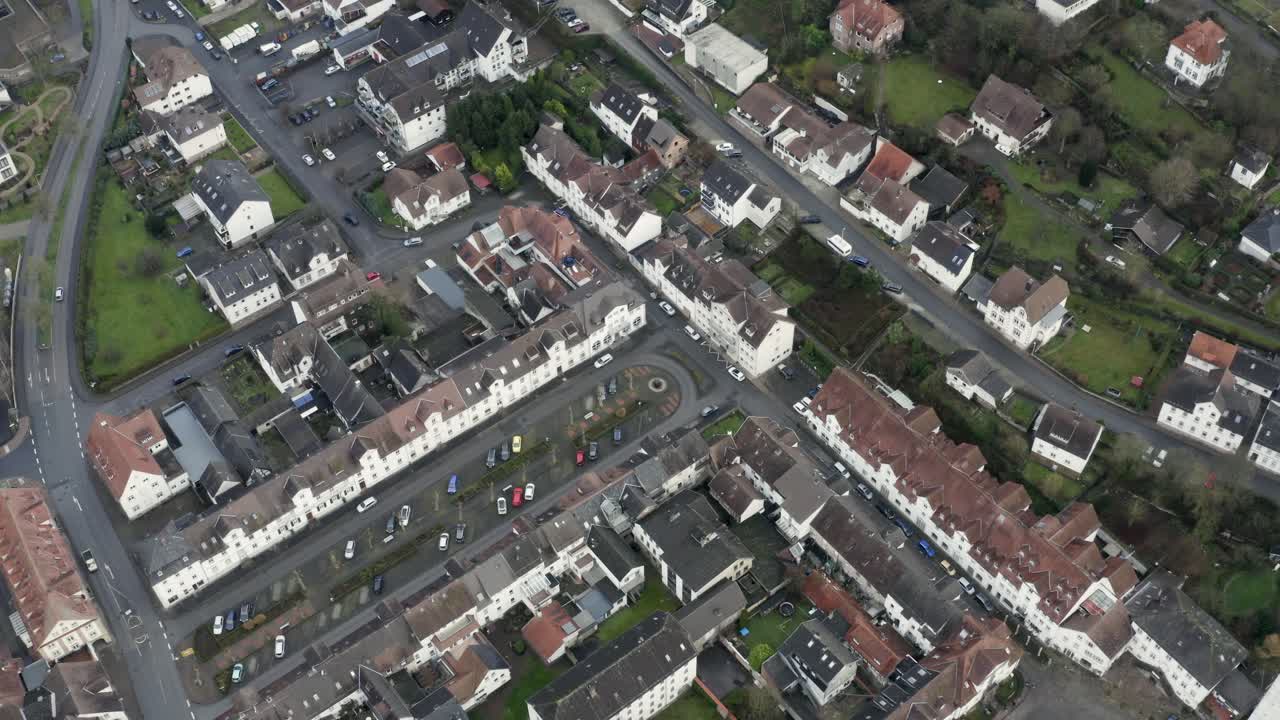 독일 북부 헤세의 홀츠민덴(holzminden)과 혹스터(höxter) 근처 베저(weser)에 위치한 바로크 양식의 스파 타운 바트 칼스하펜(bad karlshafen)