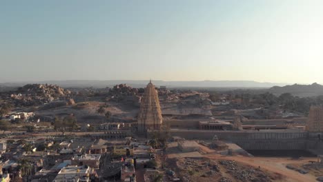 Templo-Virupaksha-En-Hampi,-Sitio-Del-Patrimonio-Mundial-De-La-Unesco,-India