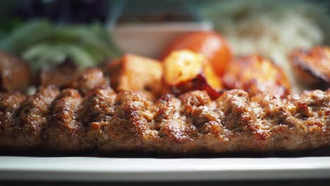 deliciosos kebabs a la parrilla