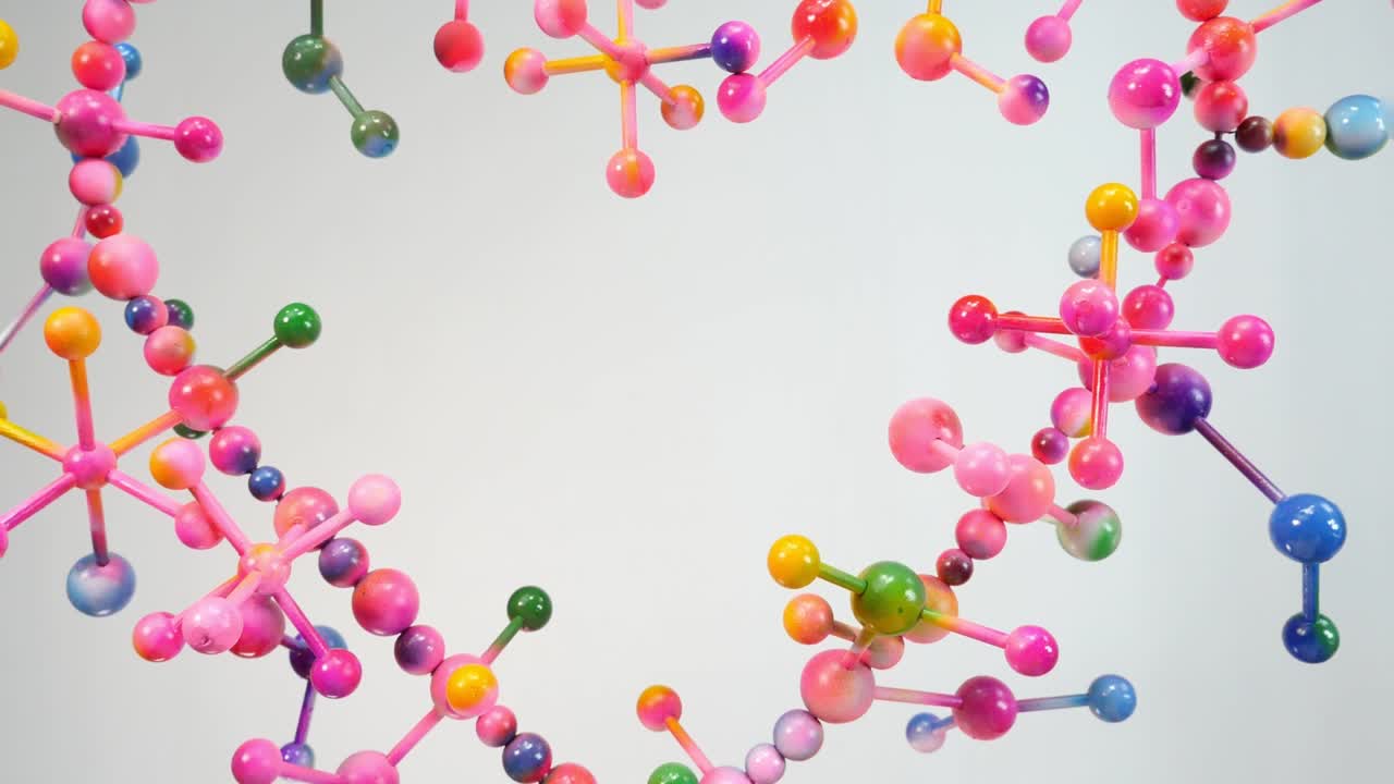 사랑의 원자, 사랑의 건설