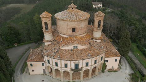 vuelo sobre la historia: santuario della madonna di belvedere y su estilo barroco