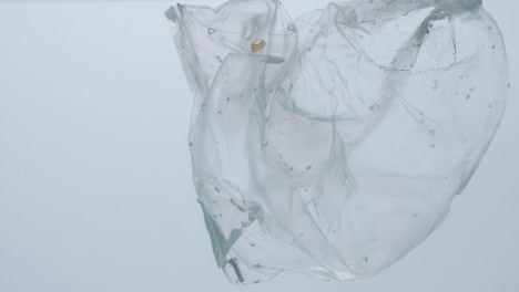 bolsa de plástico de contaminación bajo el agua