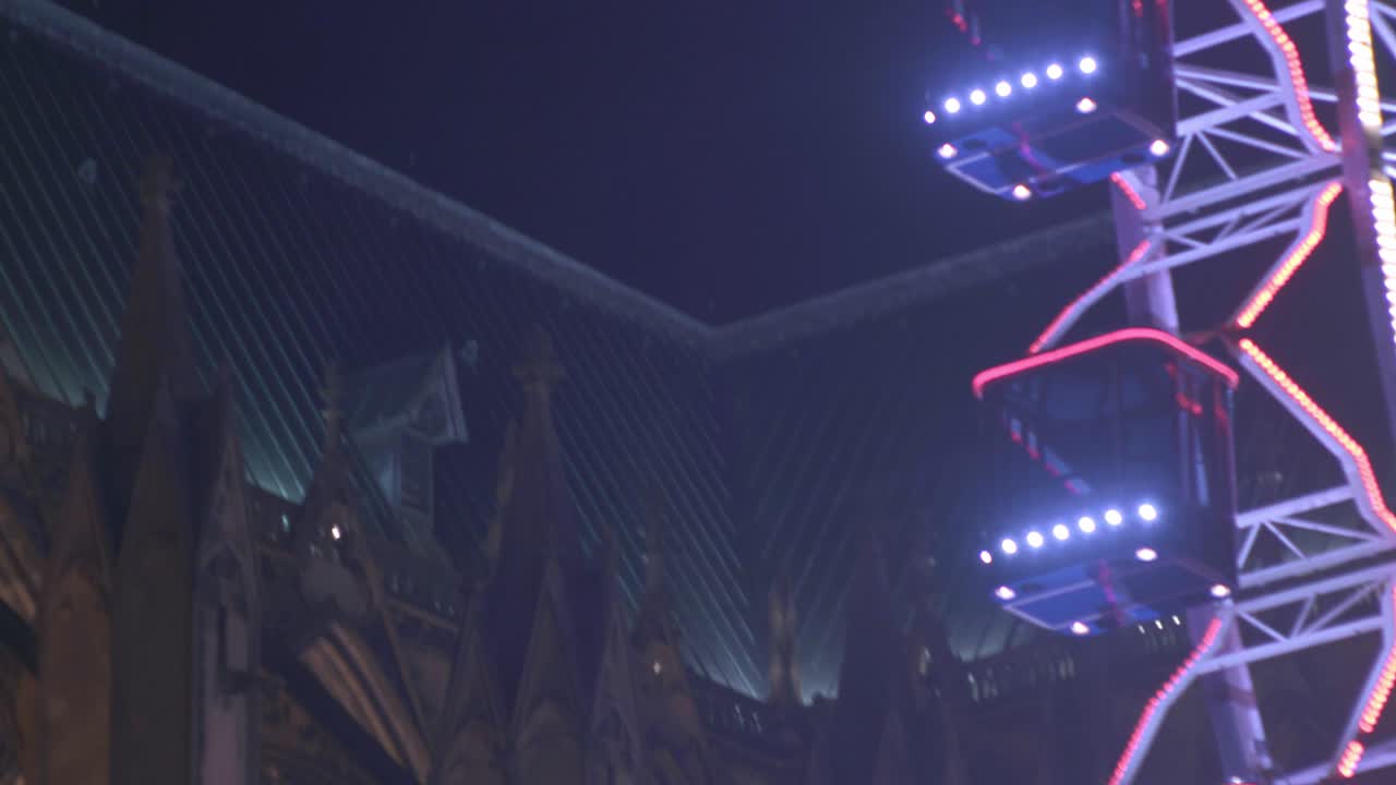 catedral saint etienne luego big wheel y celebración del mercado navideño en la place d'arme en metz con un mercado de metz