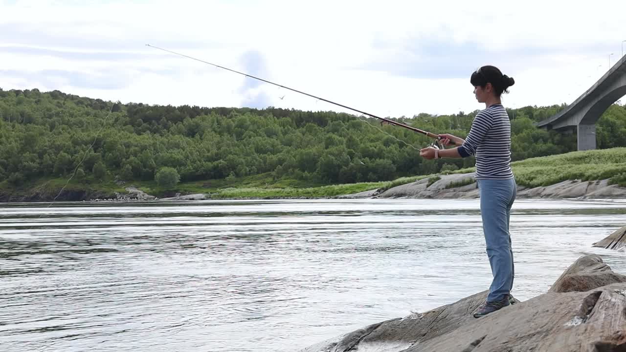 노르웨이에서  ⁇ 시대로  ⁇ 시를 하는 여자