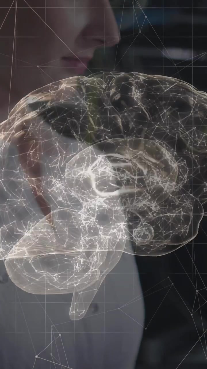 Animazione di connessioni e cervello digitale su donna caucasica in sala server