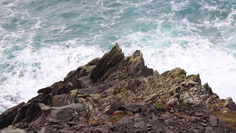 Dingle-Irland-Klippen-Und-Wasser-In-4k