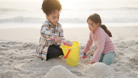 sand, friends and girls play