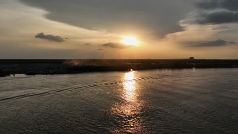 Aerial-view-of-the-sun-set-view-over-the-Mississippi-River-in-New-Orleans