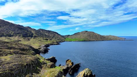 drone paisaje costa de bacalao cabeza oeste corcho irlanda destino turístico popular en el camino salvaje atlántico