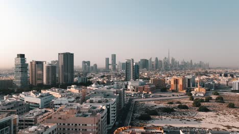 Timelapse-En-Movimiento-De-Imágenes-De-Drones,-Dubai,-Emiratos-Árabes-Unidos