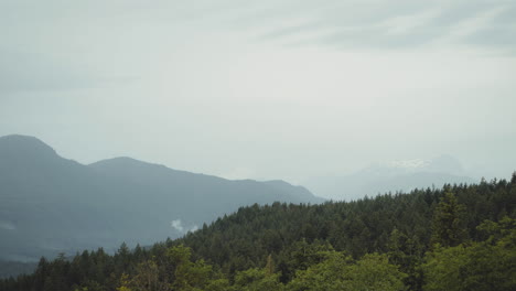 Timelapse-De-La-Costa-Oeste-De-Canadá-Naturaleza-Niebla