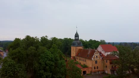 Lielstraupe-Medieval-Castle-in-the-Village-of-Straupe-in-Vidzeme,-in-Northern-Latvia