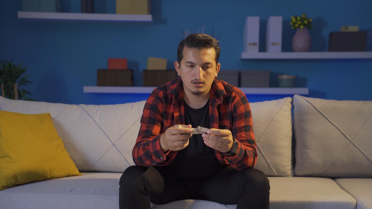 칼로 자살하고 싶었던 사람.