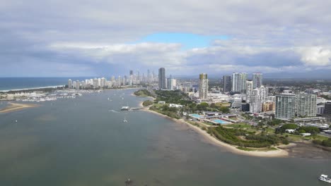 Schöne-Landschaft-Des-Stadtbildes-Von-Southport,-Goldküstenstadt-In-Australien