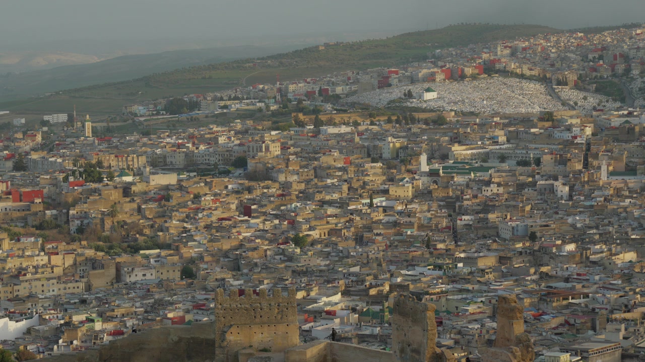 Un video timelapse dall'alto, che riprende l'intera città di Fez in Marocco