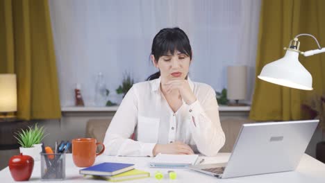 Female-student-looking-at-camera-with-negative-and-negative-gesture.