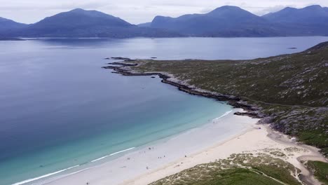 Drohnenaufnahme-Aus-Großer-Höhe-Vom-Strand-Von-Luskentyre