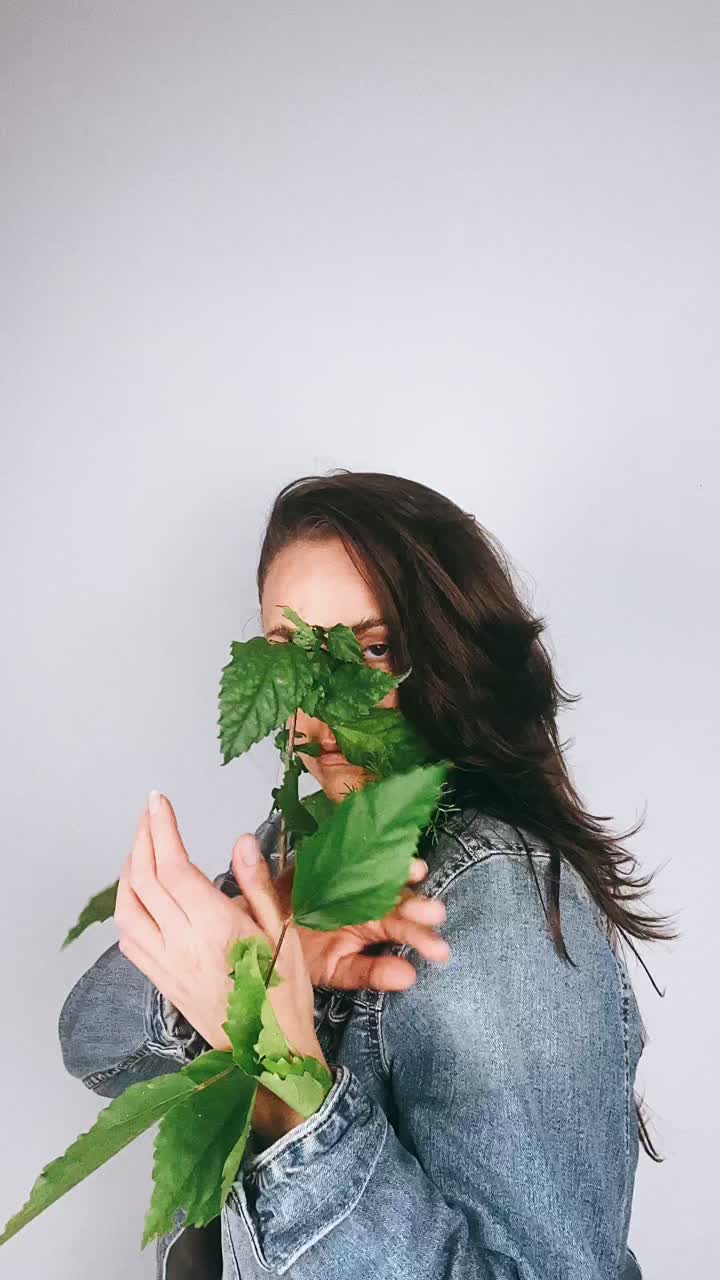 잎을 가진 여자